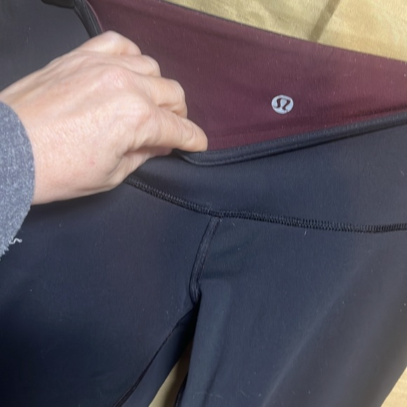 Reversible!! LULULEMON size 6 leggings - Picture 2 of 7